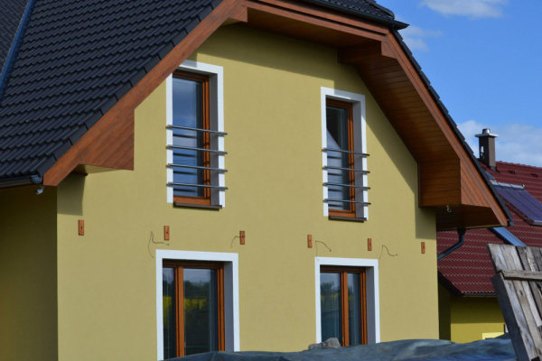 VELKÉ MEZIŘÍČÍ - Exteriérové zábradlí francouzských oken